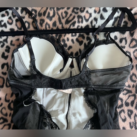 NWT Never Worn! Victoria’s Secret Garter Bustier / Chemise Size 36B - Picture 6 of 8